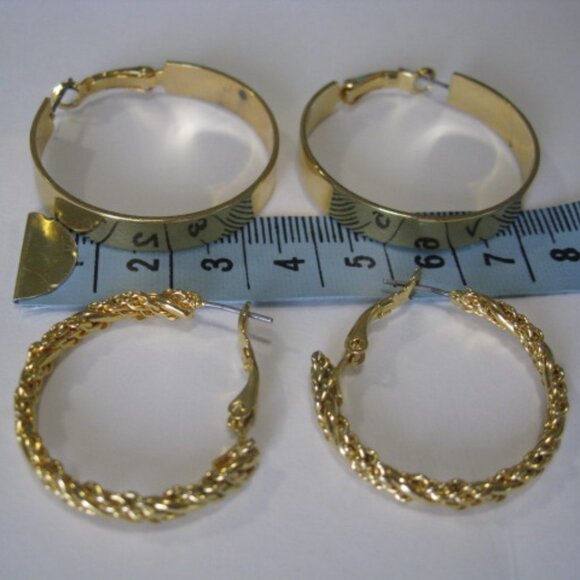 Lot of 3 Gold Tone Hoop Pierced Earrings - Picture 8 of 12